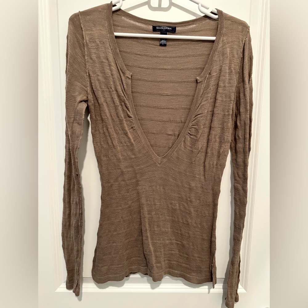 Banana Republic Long sleeve v neck top